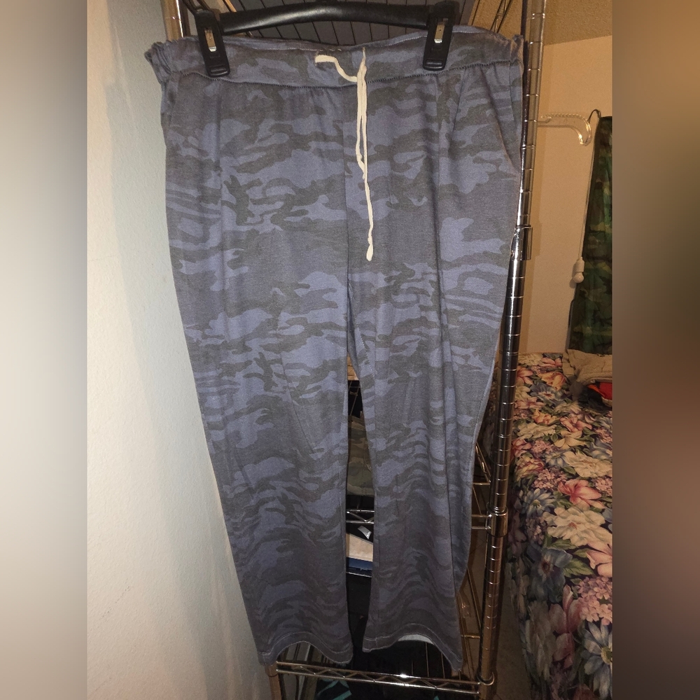 Women's Amaryllis Gray Camouflage Joggers
